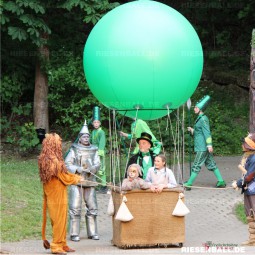200 cm Riesenball im Einsatz auf der Freilichtbühne